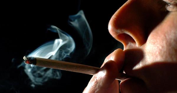 三分之一的吸烟者对花在香烟上的钱感到内疚